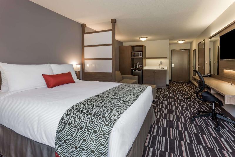 Microtel Inn & Suites By Wyndham Oyster Bay ליידיסמית' מראה חיצוני תמונה