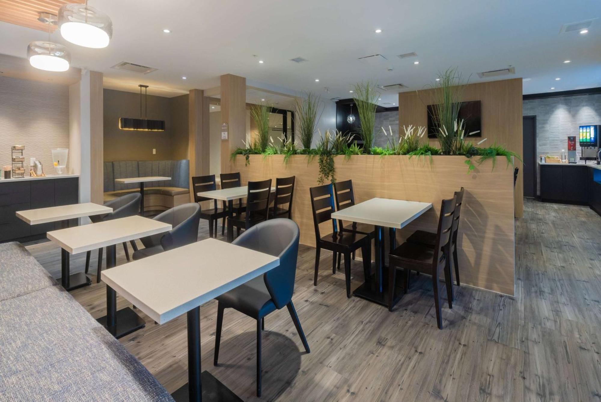 Microtel Inn & Suites By Wyndham Oyster Bay ליידיסמית' מראה חיצוני תמונה